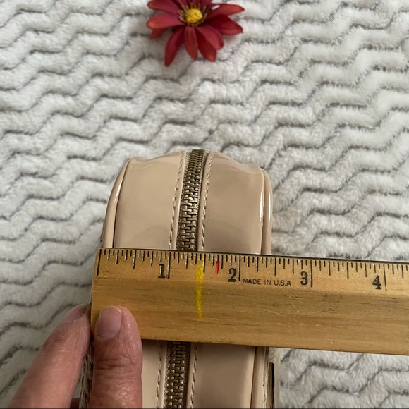 VERSACE Parfums Beige Makeup Cosmetics Bag - Picture 7 of 14